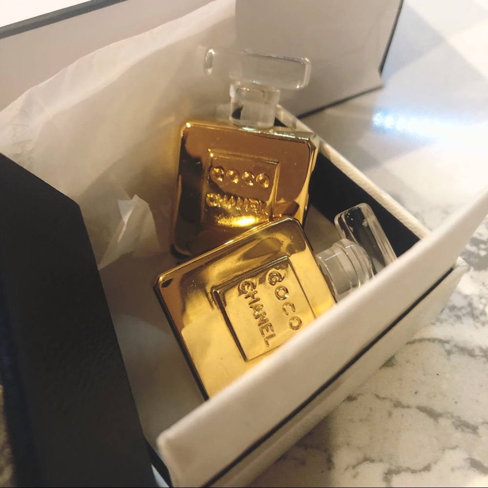 SOLD! vintage Chanel perfume earrings - Picture 4 of 8